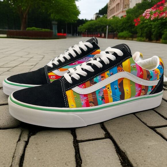 NEW Vans X Sesame Street Old Skool Mens Size 12 Limited Edition! - Picture 1 of 14
